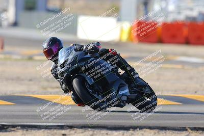 media/Dec-18-2022-SoCal Trackdays (Sun) [[8099a50955]]/Turn 2 (950am)/